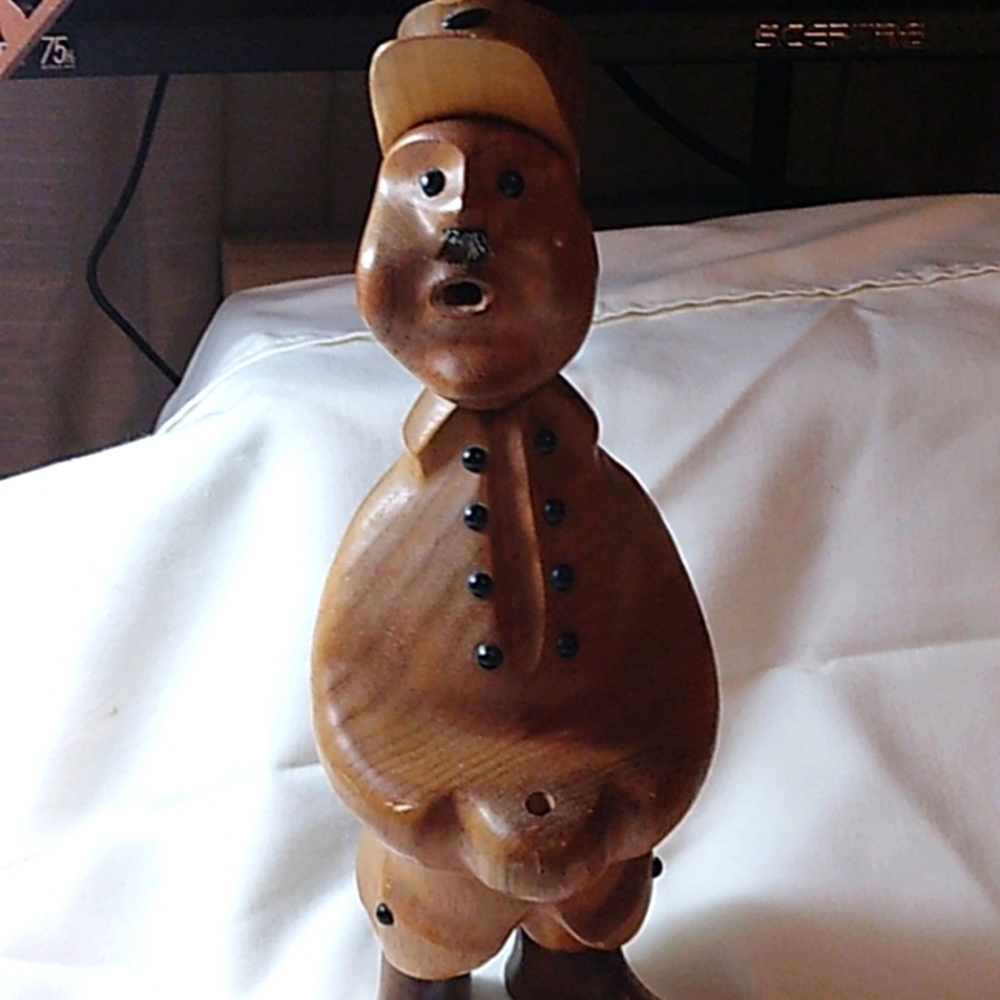 Italy carved wooden sculpture
